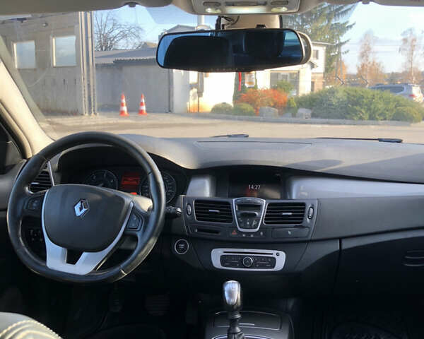 Белый Рено Лагуна, объемом двигателя 1.46 л и пробегом 318 тыс. км за 6100 $, фото 6 на Automoto.ua