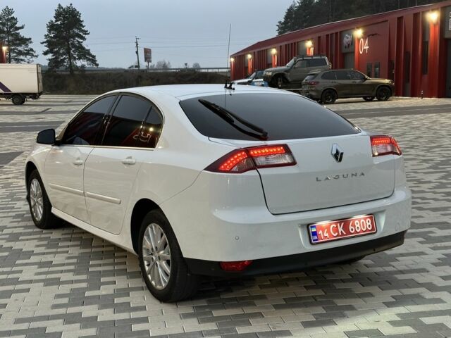 Белый Рено Лагуна, объемом двигателя 1.5 л и пробегом 220 тыс. км за 7500 $, фото 3 на Automoto.ua