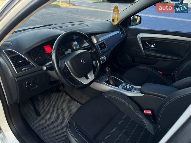 Рено Лагуна 2015 в Коломые на Automoto.ua Белый Рено Лагуна, объемом двигателя 0 л и пробегом 218 тыс. км за 7500 $, фото 40 на Automoto.ua