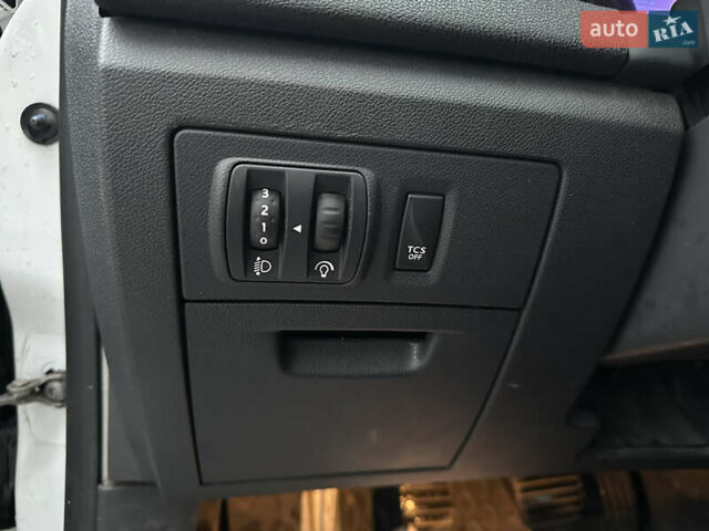 Белый Рено Лагуна, объемом двигателя 1.5 л и пробегом 243 тыс. км за 8400 $, фото 11 на Automoto.ua