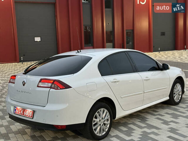Белый Рено Лагуна, объемом двигателя 1.5 л и пробегом 220 тыс. км за 7500 $, фото 6 на Automoto.ua