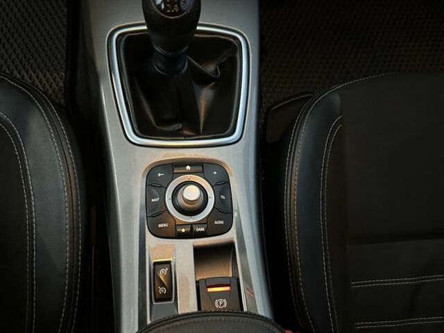 Белый Рено Лагуна, объемом двигателя 1.5 л и пробегом 220 тыс. км за 7500 $, фото 10 на Automoto.ua