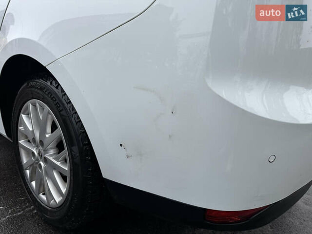 Белый Рено Лагуна, объемом двигателя 1.5 л и пробегом 243 тыс. км за 8400 $, фото 7 на Automoto.ua