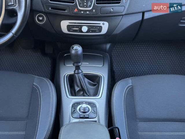 Рено Лагуна 2015 в Коломые на Automoto.ua Белый Рено Лагуна, объемом двигателя 0 л и пробегом 218 тыс. км за 7500 $, фото 49 на Automoto.ua