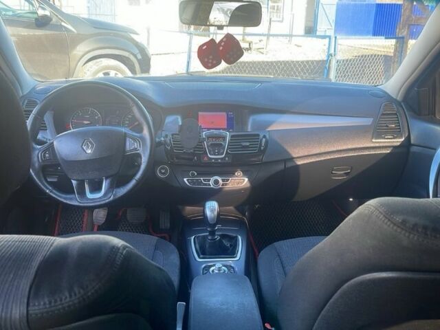 Бежевый Рено Лагуна, объемом двигателя 1.5 л и пробегом 270 тыс. км за 5600 $, фото 7 на Automoto.ua