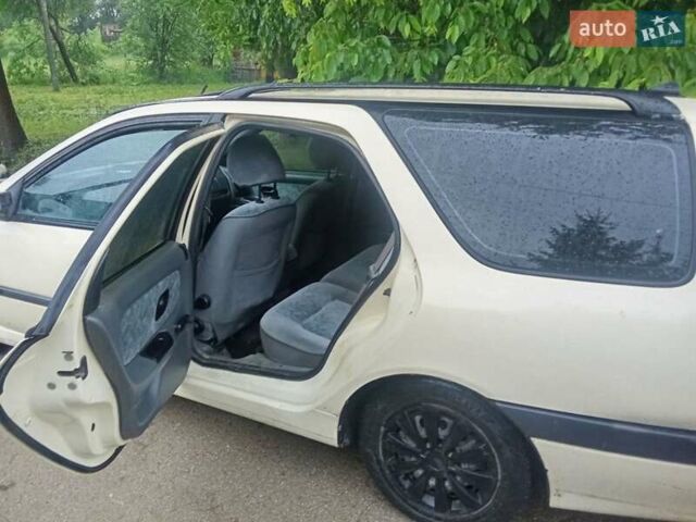 Бежевый Рено Лагуна, объемом двигателя 2.2 л и пробегом 150 тыс. км за 1700 $, фото 4 на Automoto.ua