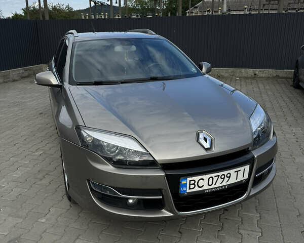 Бежевый Рено Лагуна, объемом двигателя 2 л и пробегом 313 тыс. км за 7100 $, фото 2 на Automoto.ua