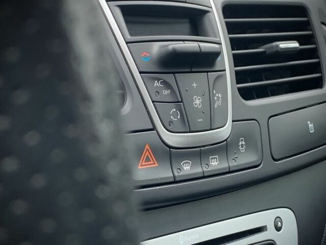 Бежевый Рено Лагуна, объемом двигателя 1.5 л и пробегом 260 тыс. км за 9000 $, фото 12 на Automoto.ua