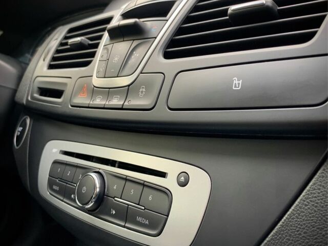 Бежевый Рено Лагуна, объемом двигателя 1.5 л и пробегом 260 тыс. км за 9000 $, фото 11 на Automoto.ua