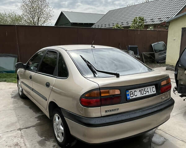 Бежевий Рено Лагуна, об'ємом двигуна 2 л та пробігом 279 тис. км за 2550 $, фото 5 на Automoto.ua