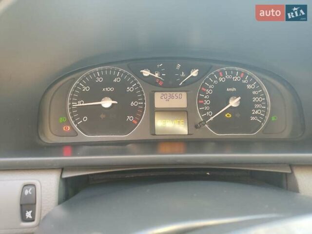 Бежевый Рено Лагуна, объемом двигателя 2 л и пробегом 204 тыс. км за 3650 $, фото 6 на Automoto.ua