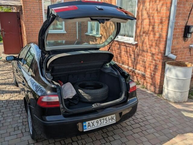 Черный Рено Лагуна, объемом двигателя 1.8 л и пробегом 314 тыс. км за 4200 $, фото 3 на Automoto.ua