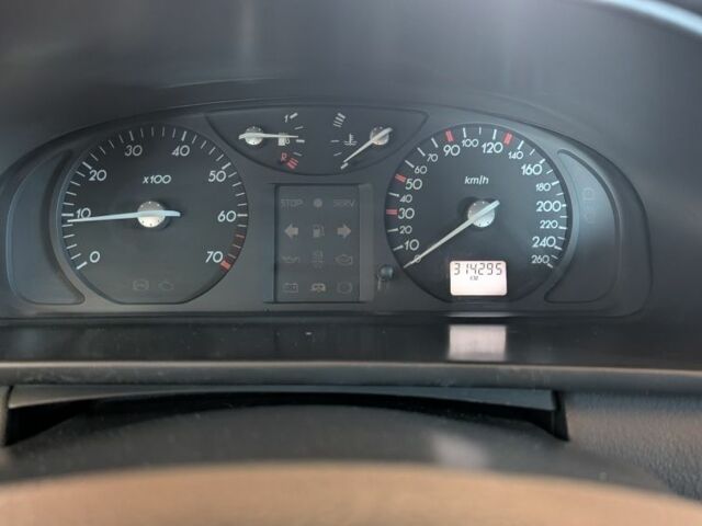 Черный Рено Лагуна, объемом двигателя 1.8 л и пробегом 314 тыс. км за 4200 $, фото 9 на Automoto.ua