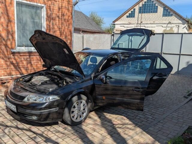 Черный Рено Лагуна, объемом двигателя 1.8 л и пробегом 314 тыс. км за 4200 $, фото 7 на Automoto.ua