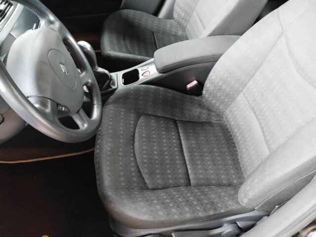 Черный Рено Лагуна, объемом двигателя 2 л и пробегом 173 тыс. км за 5200 $, фото 16 на Automoto.ua