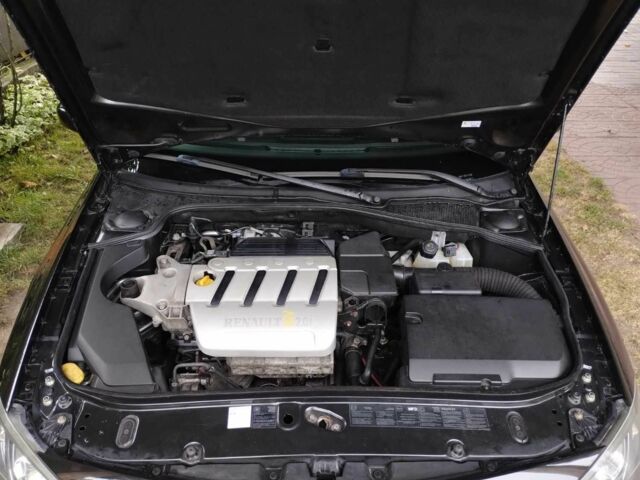 Черный Рено Лагуна, объемом двигателя 2 л и пробегом 173 тыс. км за 5200 $, фото 21 на Automoto.ua