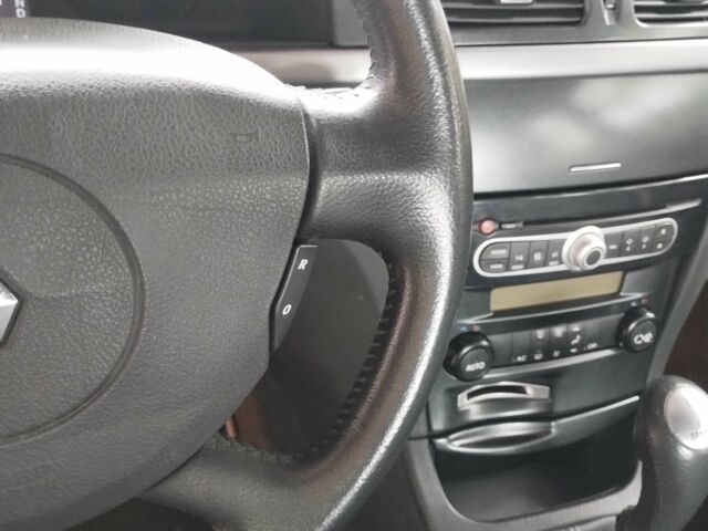 Черный Рено Лагуна, объемом двигателя 2 л и пробегом 173 тыс. км за 5200 $, фото 15 на Automoto.ua