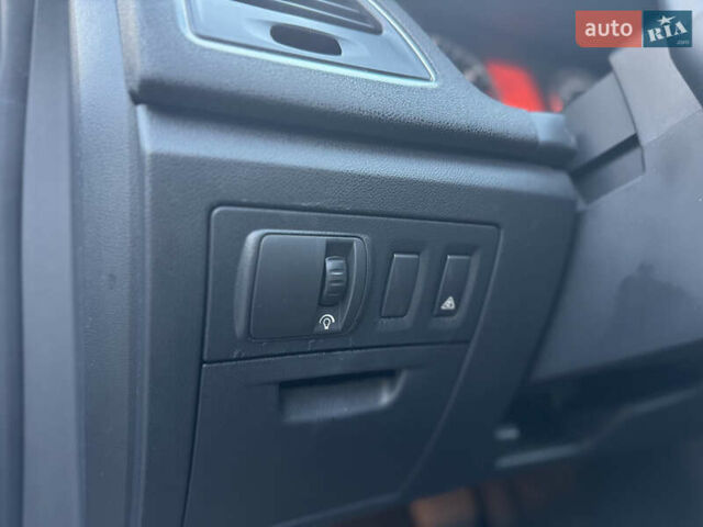 Черный Рено Лагуна, объемом двигателя 2 л и пробегом 284 тыс. км за 6490 $, фото 12 на Automoto.ua