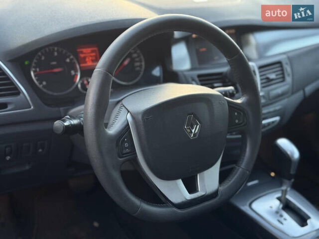 Черный Рено Лагуна, объемом двигателя 2 л и пробегом 284 тыс. км за 6800 $, фото 11 на Automoto.ua