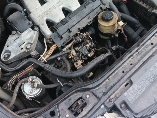 Черный Рено Лагуна, объемом двигателя 2.2 л и пробегом 416 тыс. км за 1500 $, фото 8 на Automoto.ua