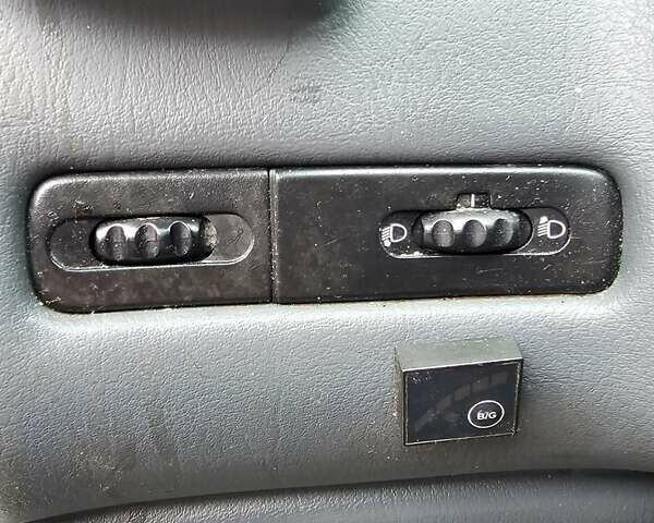 Черный Рено Лагуна, объемом двигателя 2 л и пробегом 200 тыс. км за 1100 $, фото 13 на Automoto.ua