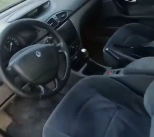 Чорний Рено Лагуна, об'ємом двигуна 0 л та пробігом 358 тис. км за 1300 $, фото 6 на Automoto.ua