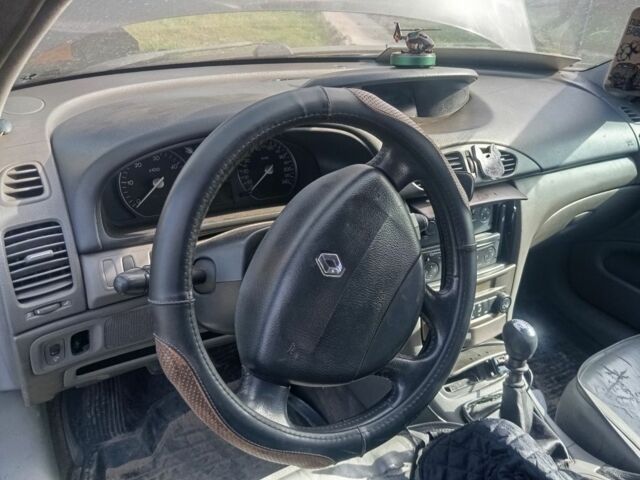 Черный Рено Лагуна, объемом двигателя 2.2 л и пробегом 325 тыс. км за 1400 $, фото 2 на Automoto.ua