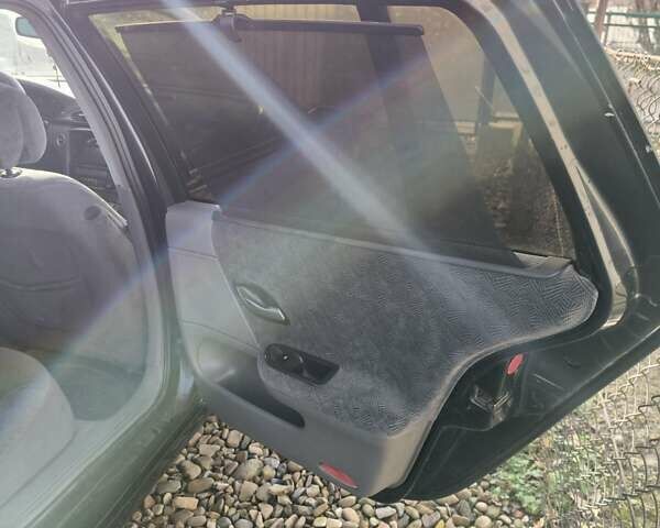 Черный Рено Лагуна, объемом двигателя 1.87 л и пробегом 210 тыс. км за 3800 $, фото 21 на Automoto.ua