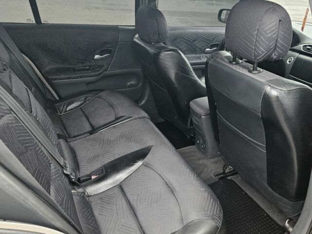 Черный Рено Лагуна, объемом двигателя 1.8 л и пробегом 252 тыс. км за 4000 $, фото 8 на Automoto.ua