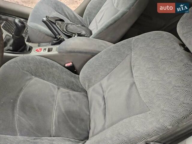 Черный Рено Лагуна, объемом двигателя 1.78 л и пробегом 375 тыс. км за 2950 $, фото 30 на Automoto.ua