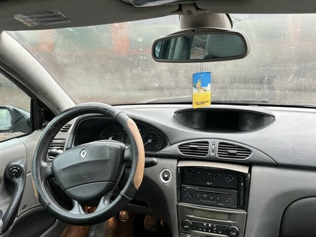 Черный Рено Лагуна, объемом двигателя 2.2 л и пробегом 248 тыс. км за 1300 $, фото 5 на Automoto.ua