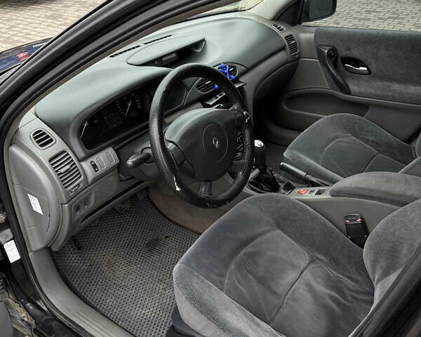 Черный Рено Лагуна, объемом двигателя 1.87 л и пробегом 325 тыс. км за 3599 $, фото 5 на Automoto.ua