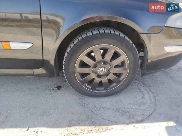 Черный Рено Лагуна, объемом двигателя 2.2 л и пробегом 363 тыс. км за 3300 $, фото 11 на Automoto.ua