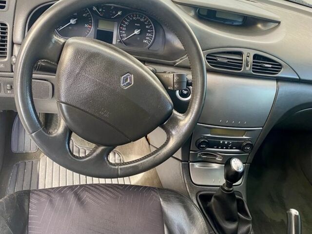 Рено Лагуна 2003 в Хмельницком на Automoto.ua Черный Рено Лагуна, объемом двигателя 1.9 л и пробегом 350 тыс. км за 3350 $, фото 6 на Automoto.ua