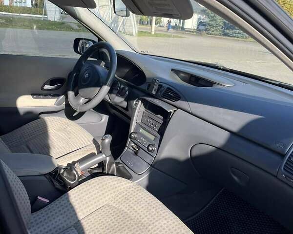 Рено Лагуна 2003 в Мукачеве на Automoto.ua Черный Рено Лагуна, объемом двигателя 1.8 л и пробегом 210 тыс. км за 3200 $, фото 8 на Automoto.ua