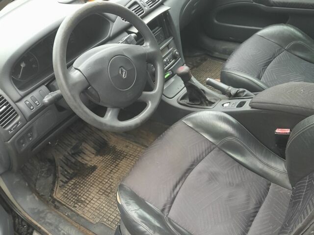 Черный Рено Лагуна, объемом двигателя 2 л и пробегом 420 тыс. км за 1800 $, фото 4 на Automoto.ua