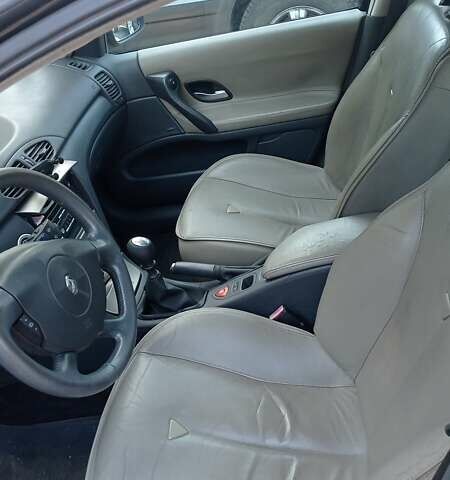 Черный Рено Лагуна, объемом двигателя 2.19 л и пробегом 264 тыс. км за 3850 $, фото 2 на Automoto.ua