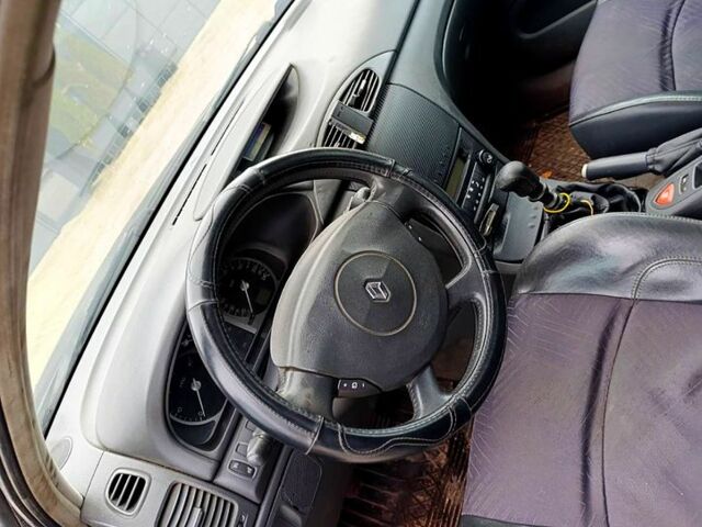 Черный Рено Лагуна, объемом двигателя 1.9 л и пробегом 395 тыс. км за 3500 $, фото 4 на Automoto.ua