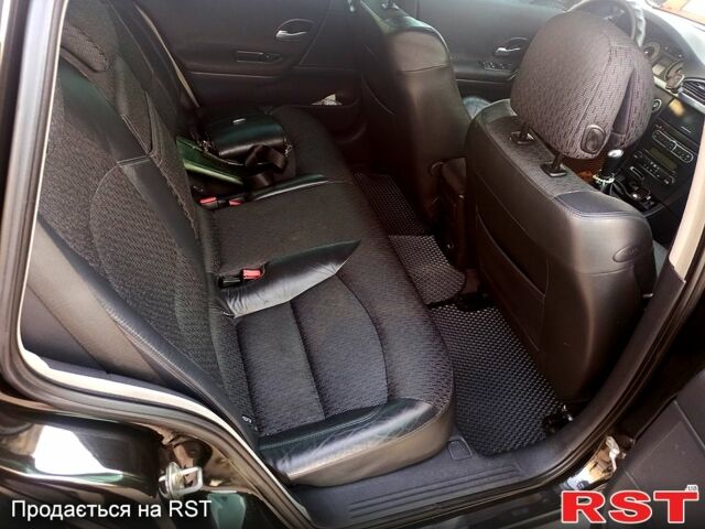 Черный Рено Лагуна, объемом двигателя 2 л и пробегом 222 тыс. км за 4400 $, фото 10 на Automoto.ua