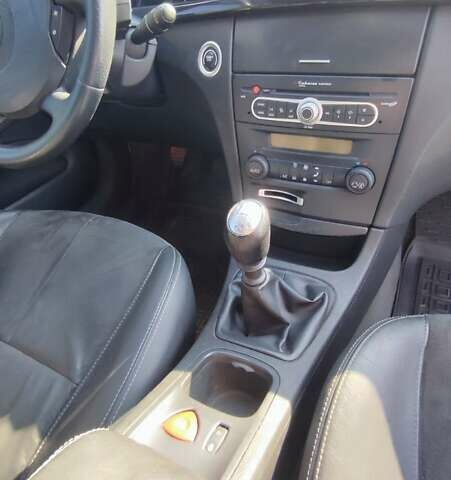 Черный Рено Лагуна, объемом двигателя 2 л и пробегом 284 тыс. км за 4500 $, фото 34 на Automoto.ua