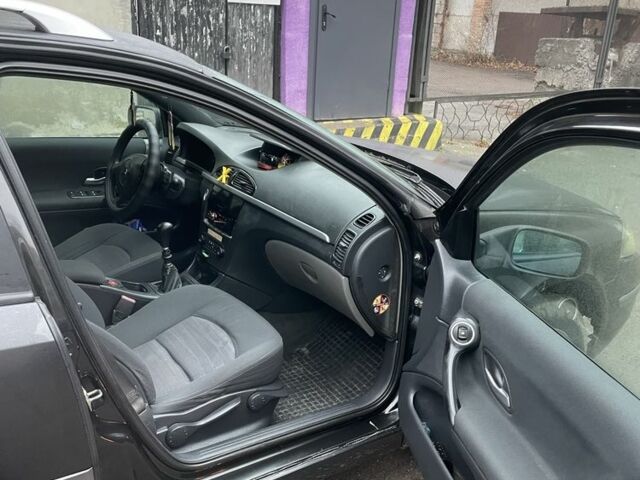 Черный Рено Лагуна, объемом двигателя 0 л и пробегом 370 тыс. км за 2200 $, фото 4 на Automoto.ua