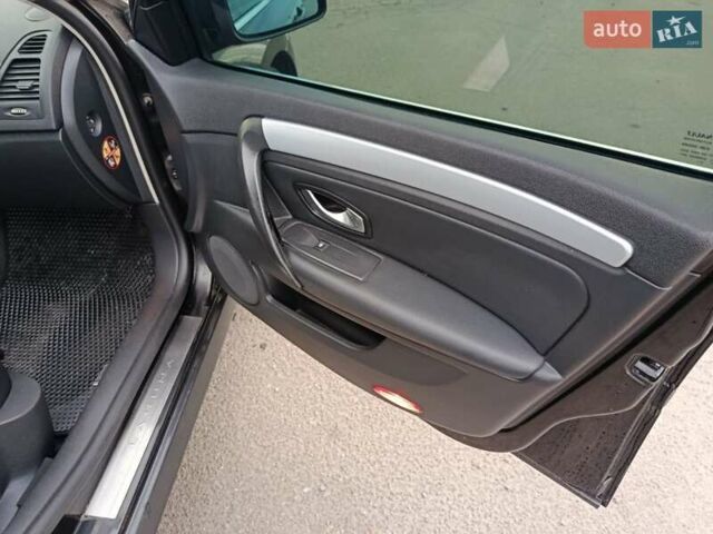 Черный Рено Лагуна, объемом двигателя 2 л и пробегом 262 тыс. км за 5500 $, фото 12 на Automoto.ua