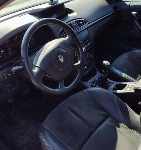 Черный Рено Лагуна, объемом двигателя 2 л и пробегом 284 тыс. км за 4500 $, фото 26 на Automoto.ua