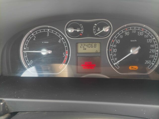 Рено Лагуна 2007 в Новорад-Волынском на Automoto.ua Черный Рено Лагуна, объемом двигателя 1.9 л и пробегом 224 тыс. км за 2800 $, фото 12 на Automoto.ua