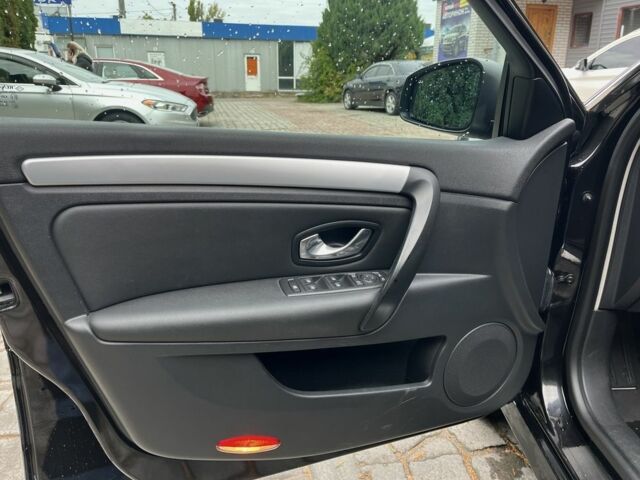 Чорний Рено Лагуна, об'ємом двигуна 2 л та пробігом 378 тис. км за 6500 $, фото 9 на Automoto.ua