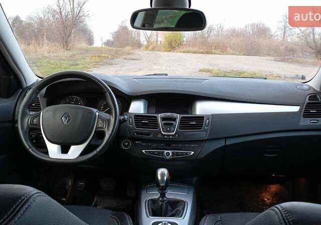 Черный Рено Лагуна, объемом двигателя 1.5 л и пробегом 281 тыс. км за 6200 $, фото 17 на Automoto.ua