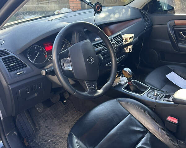 Черный Рено Лагуна, объемом двигателя 2 л и пробегом 350 тыс. км за 6500 $, фото 4 на Automoto.ua