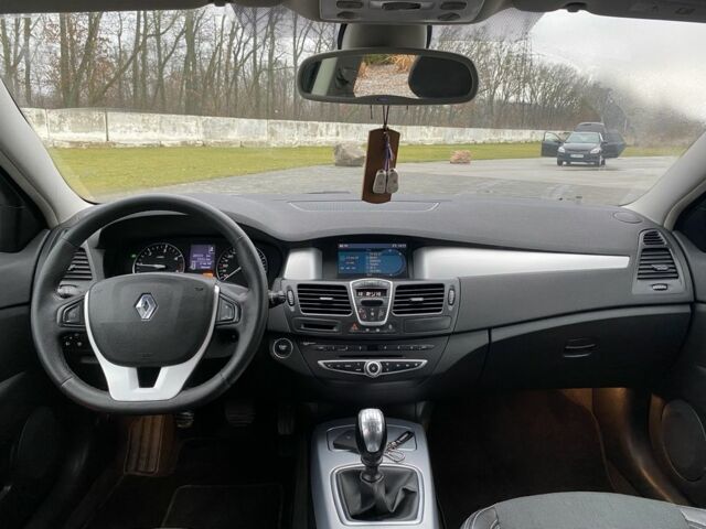 Черный Рено Лагуна, объемом двигателя 2 л и пробегом 287 тыс. км за 5000 $, фото 7 на Automoto.ua