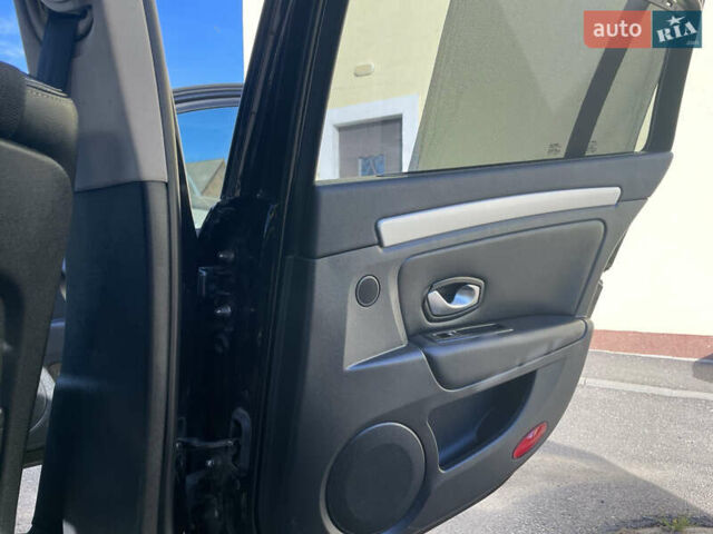 Черный Рено Лагуна, объемом двигателя 2 л и пробегом 276 тыс. км за 7700 $, фото 41 на Automoto.ua