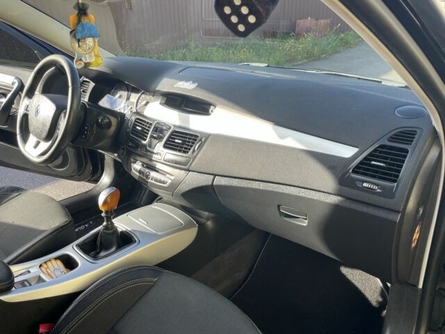 Черный Рено Лагуна, объемом двигателя 2 л и пробегом 276 тыс. км за 7700 $, фото 7 на Automoto.ua